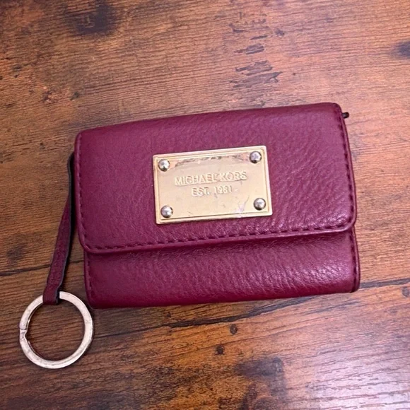 Michael Kors Womens Keychain  Wallet Small Chartreuse Leather Credit Card Id - Picture 2 of 3